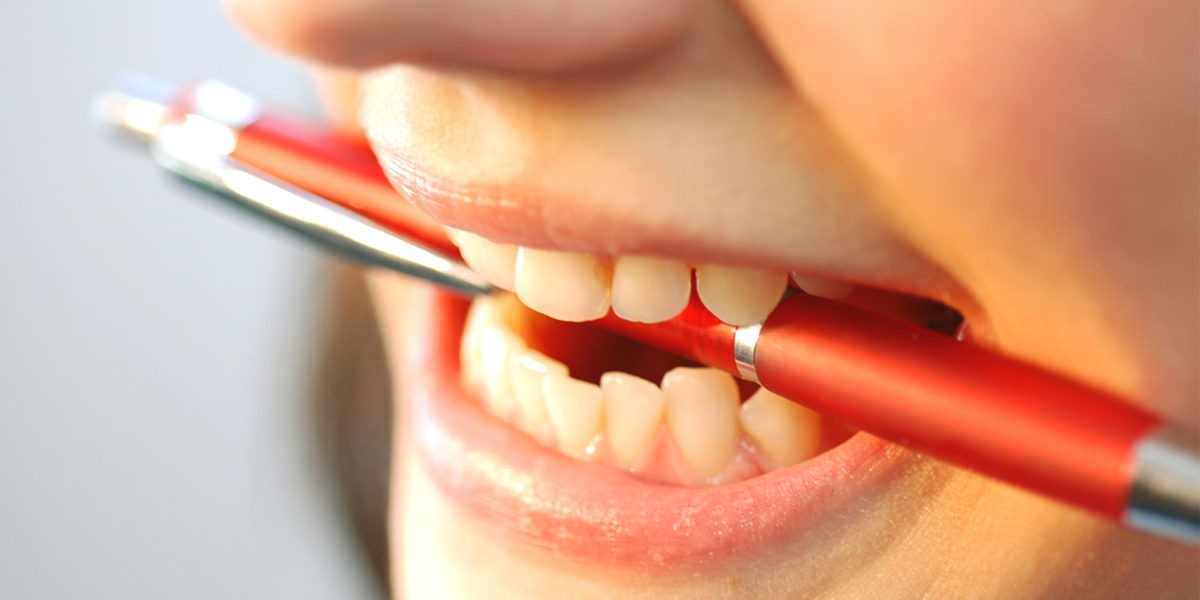 Вредные привычки для зубов