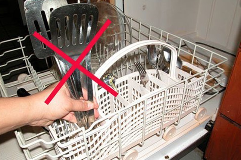 Какую посуду нельзя мыть в посудомойке