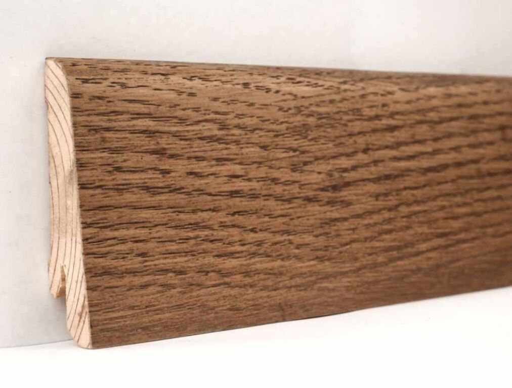 Шпонированный деревянный плинтус